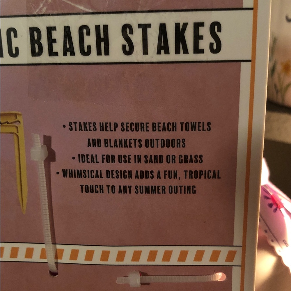 ROAM Classic Beach Stakes — Purple, Pink, Yellow, Orange (4-Pack) - Picture 5 of 8